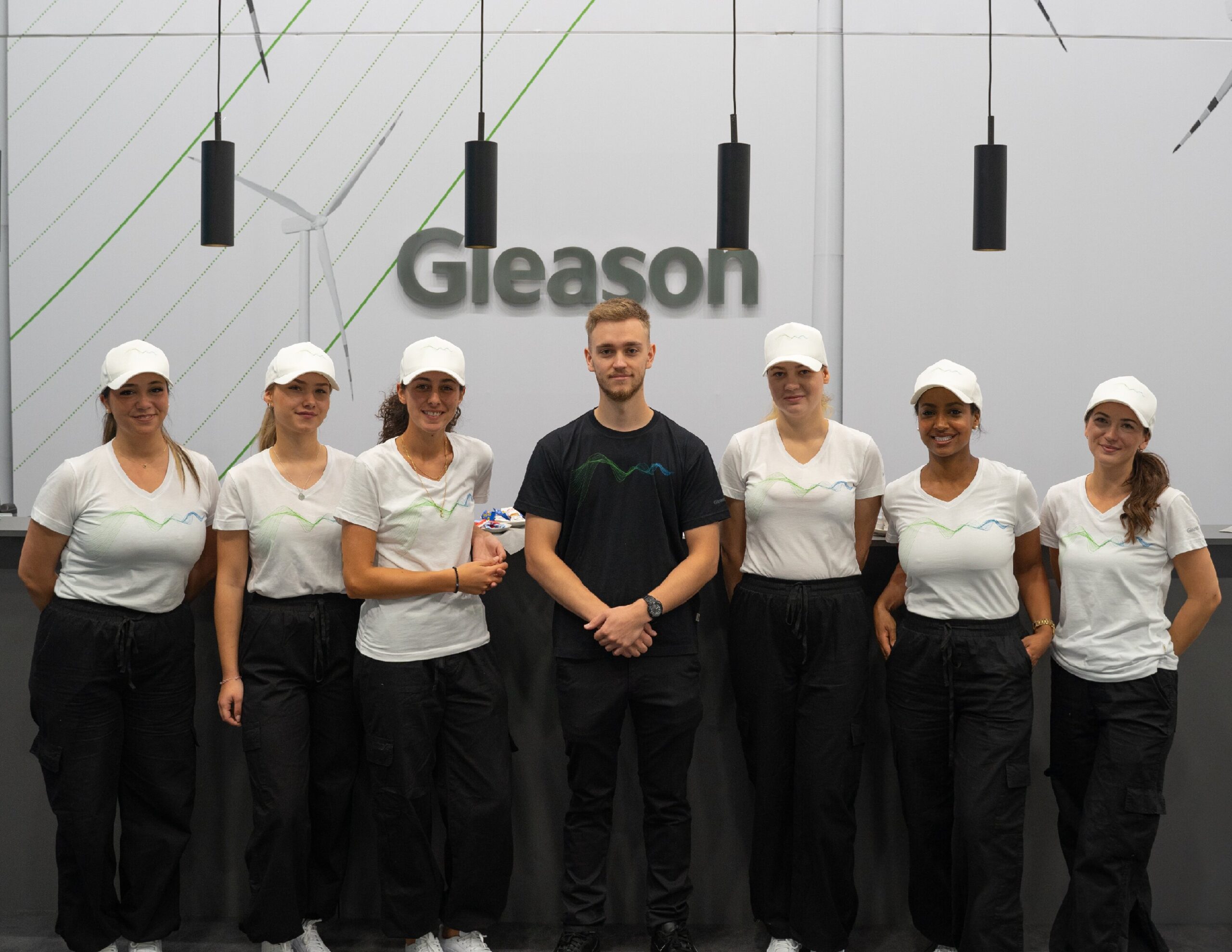 Vom Briefing bis Messeschluss: Was Hostessen täglich leisten